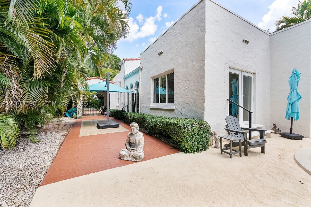 1042 Sorolla Ave, Coral Gables FL 33134