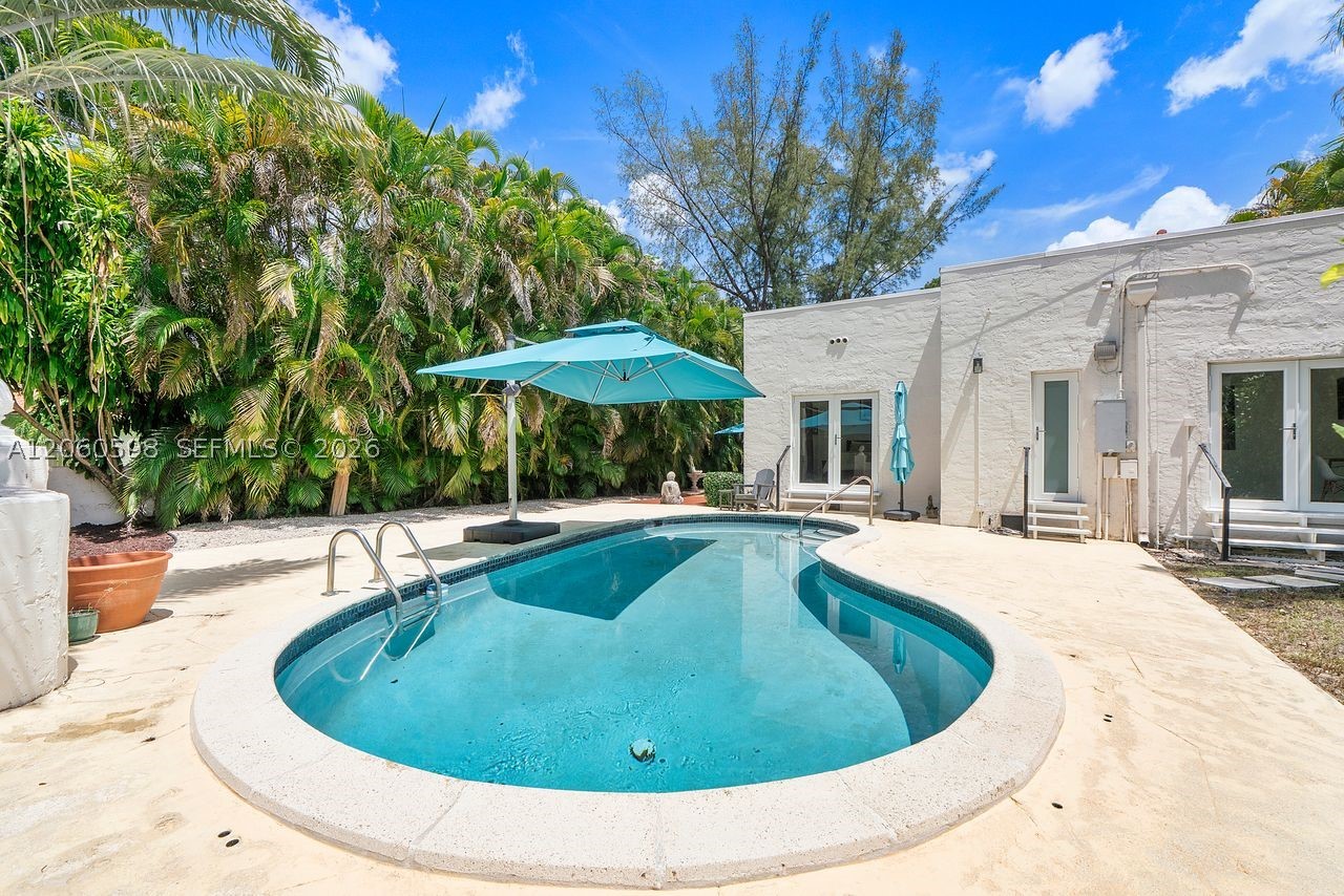 1042 Sorolla Ave, Coral Gables FL 33134