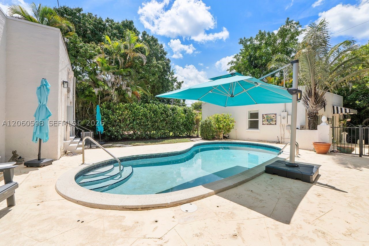 1042 Sorolla Ave, Coral Gables FL 33134