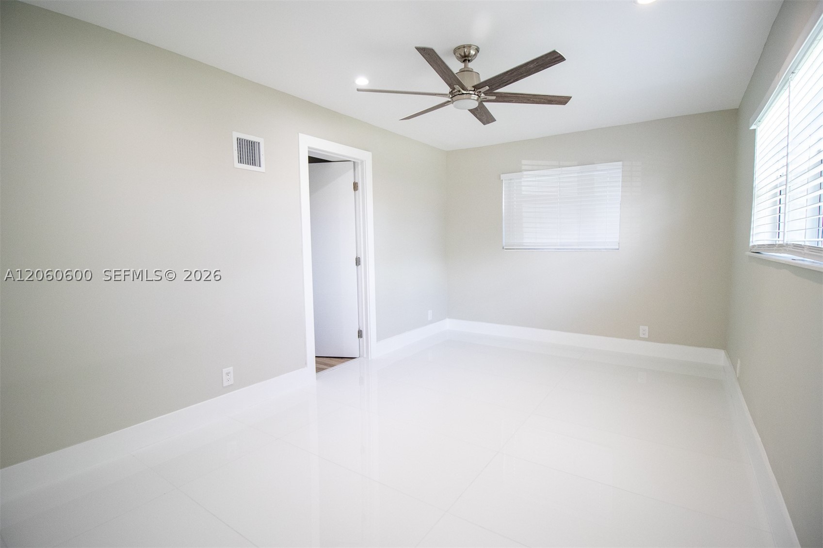 1321 NE 14th St, Fort Lauderdale FL 33304