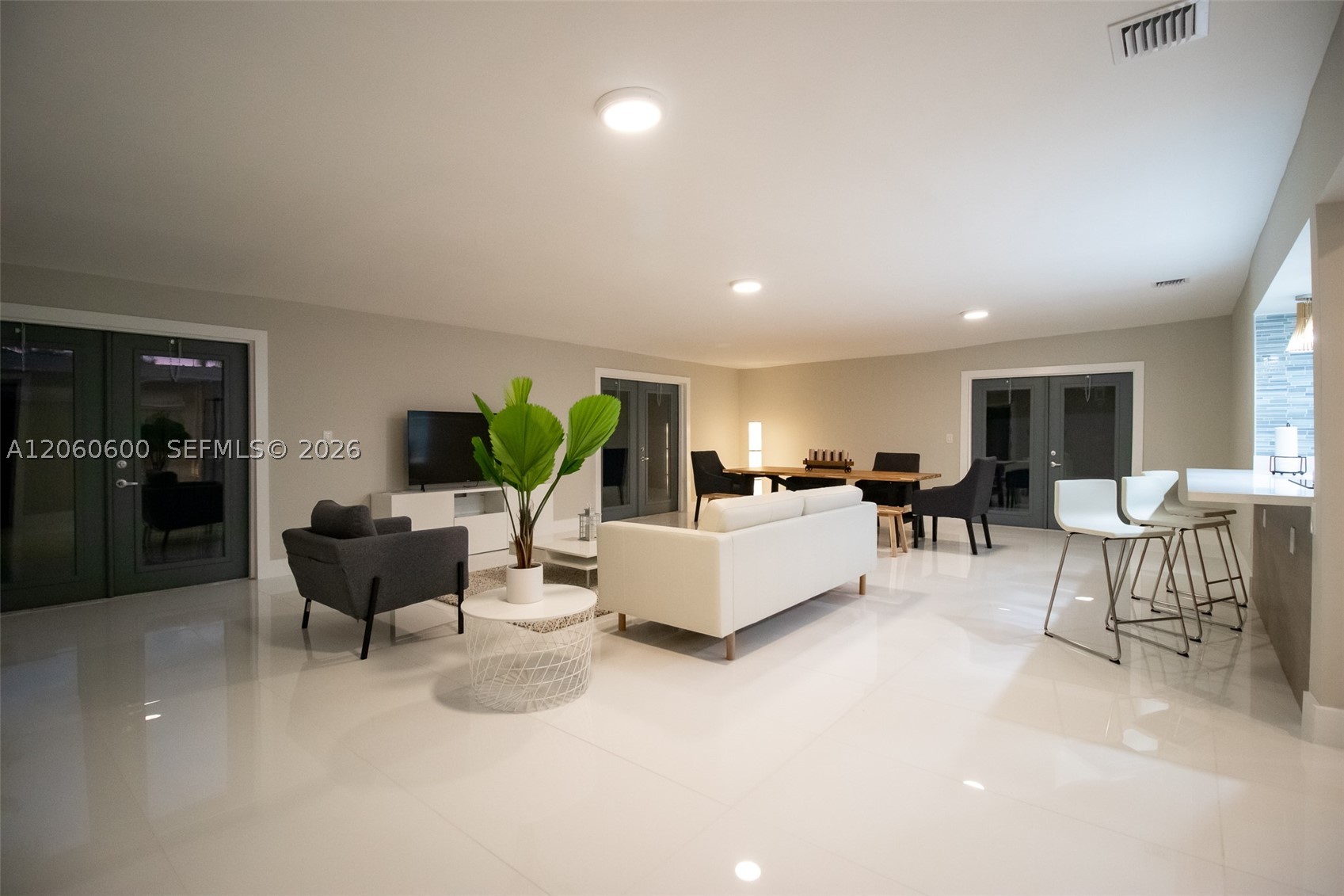 1321 NE 14th St, Fort Lauderdale FL 33304