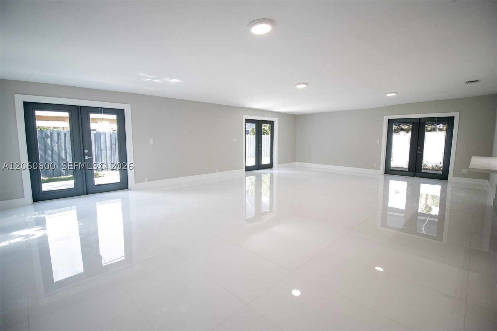 1321 NE 14th St, Fort Lauderdale FL 33304
