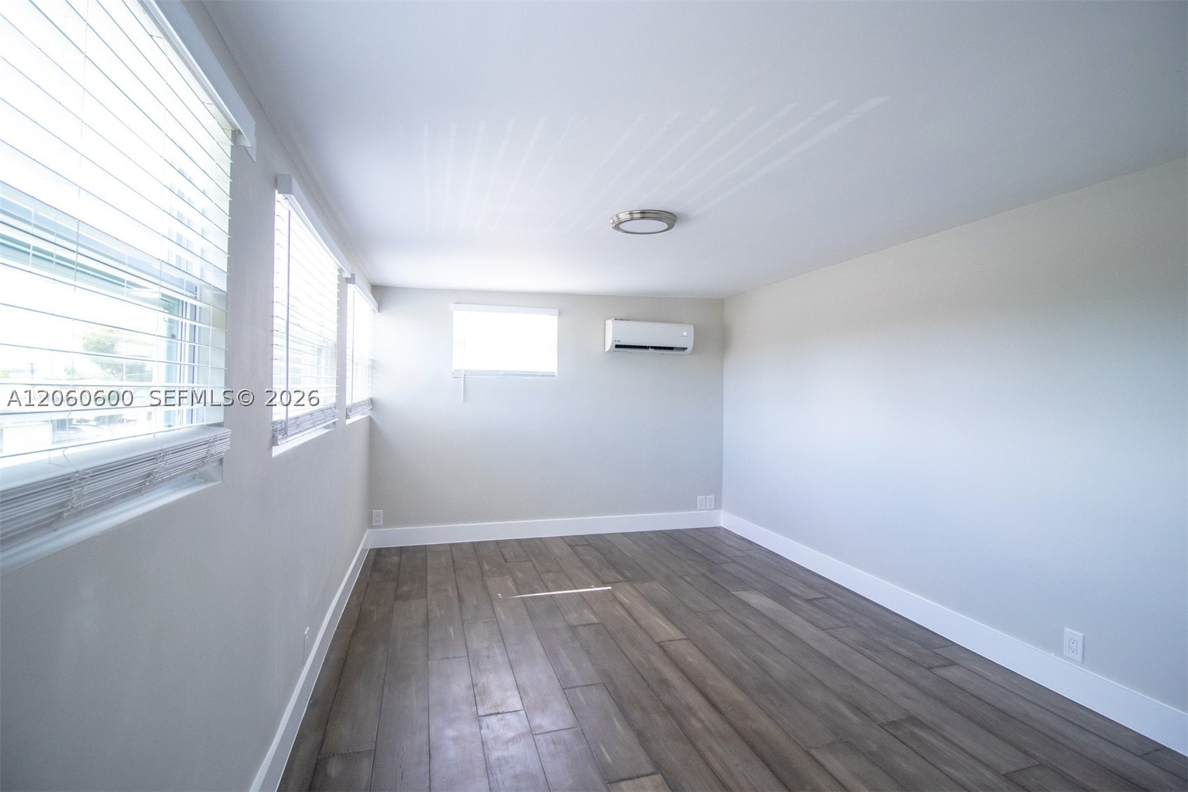 1321 NE 14th St, Fort Lauderdale FL 33304