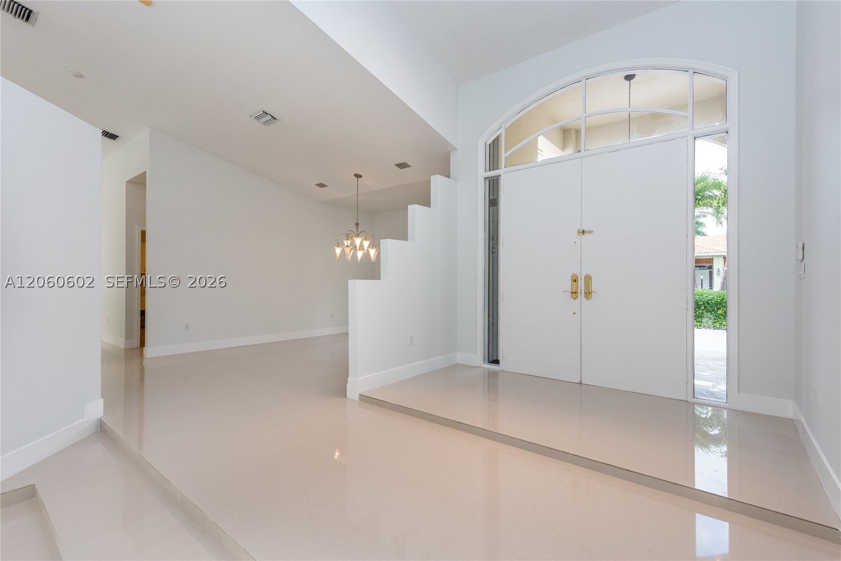 Miami FL 33143 - A12060602