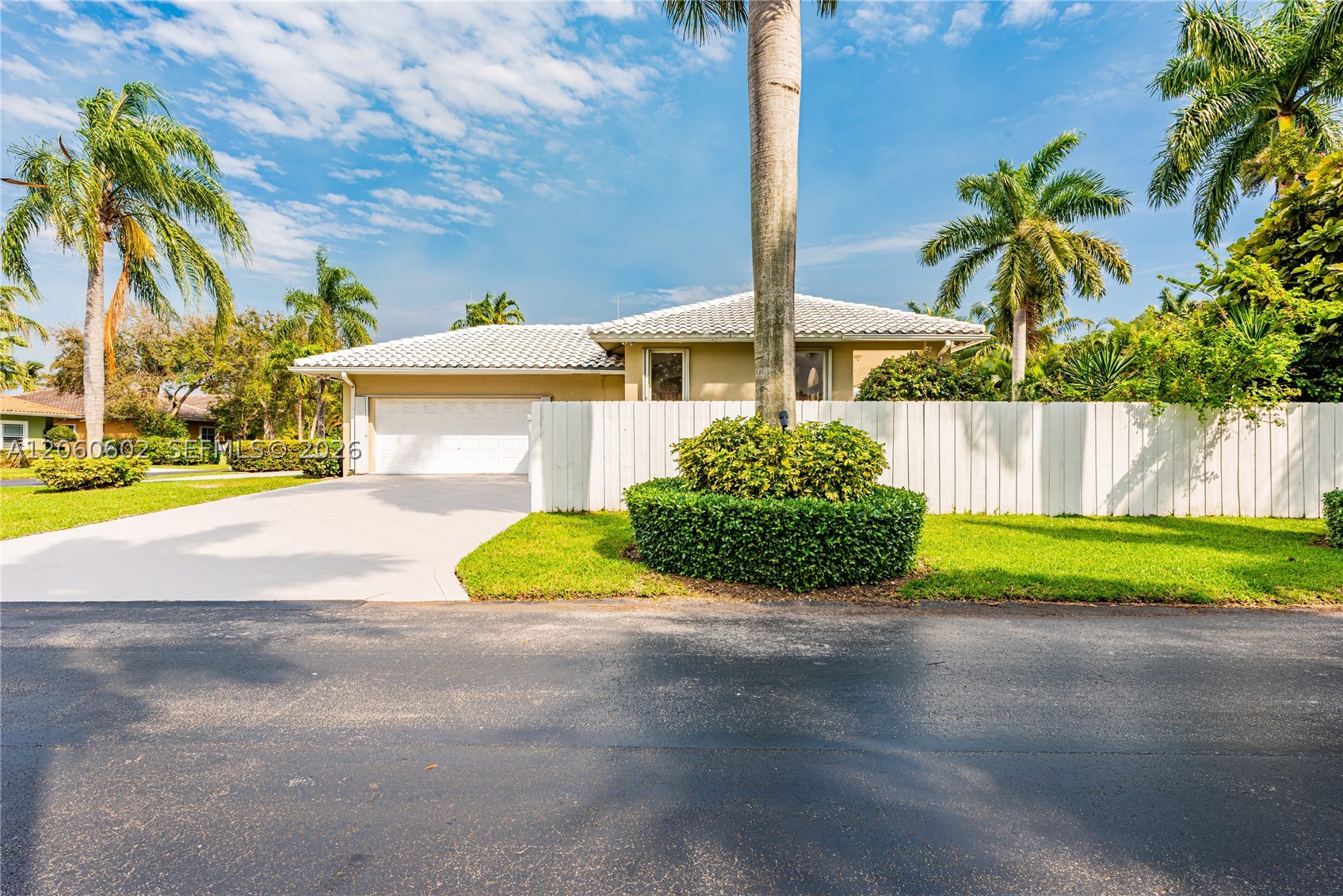 Miami FL 33143 - A12060602