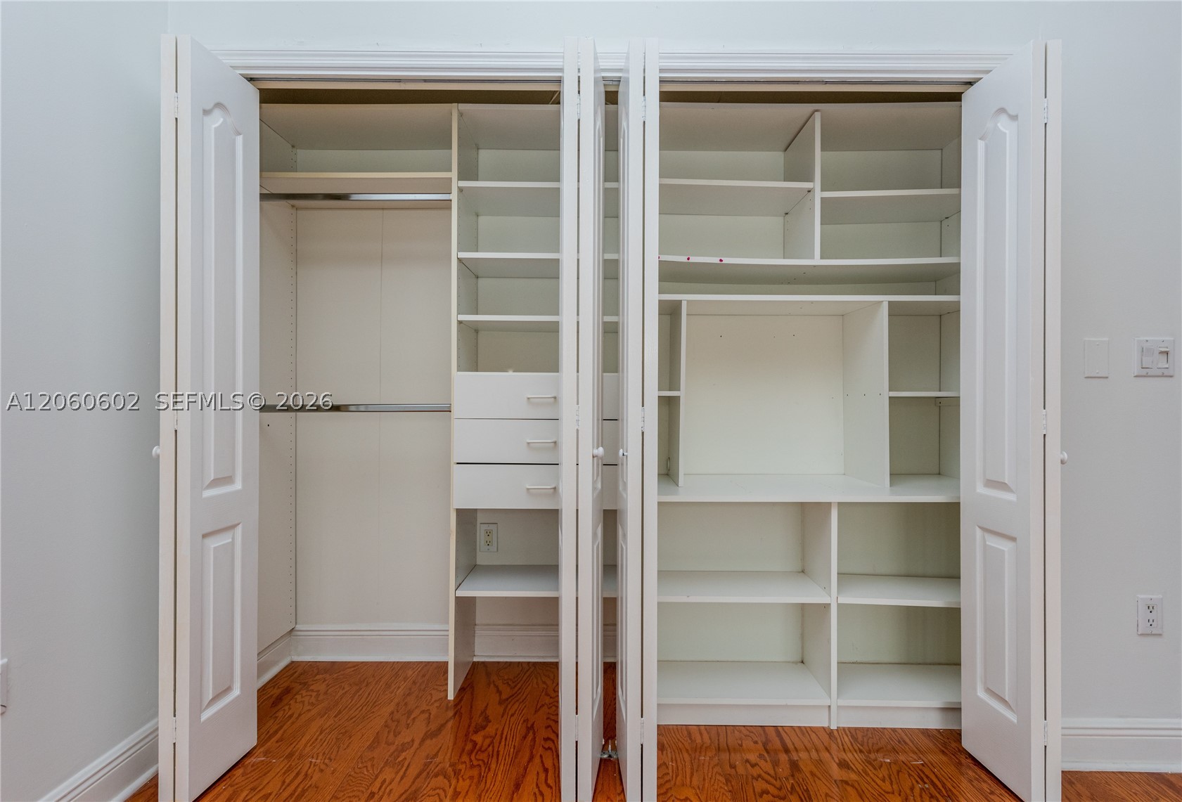 Miami FL 33143 - A12060602