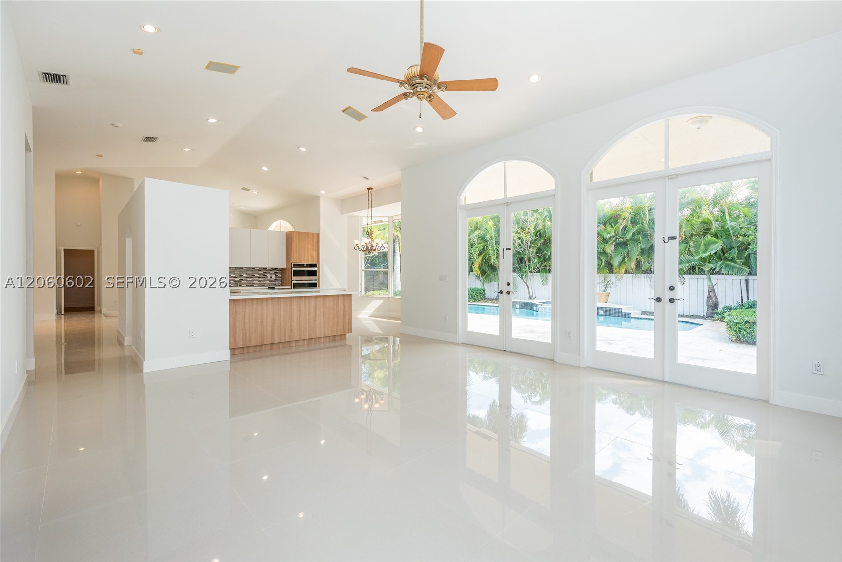 Miami FL 33143 - A12060602