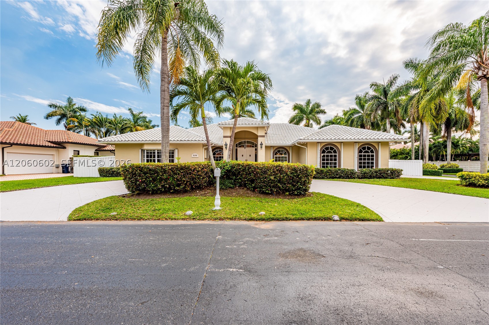 Miami FL 33143 - A12060602