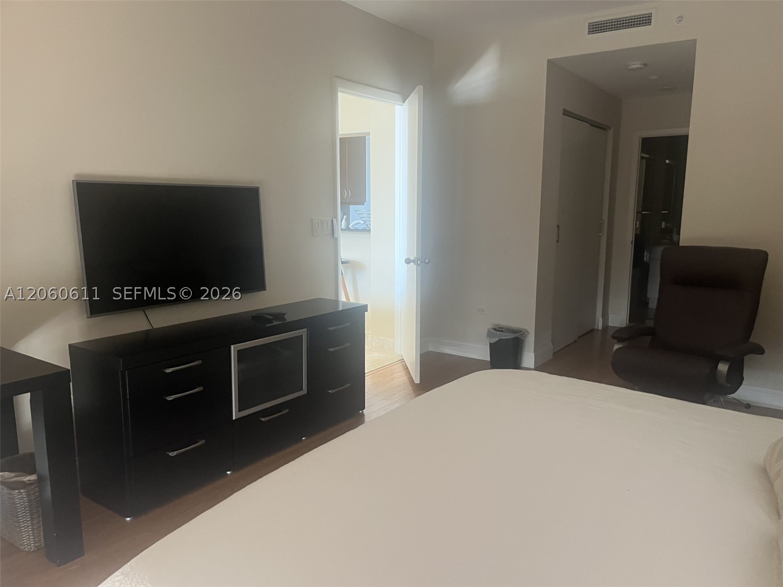 801 Brickell Key Blvd #2509, Miami FL 33131