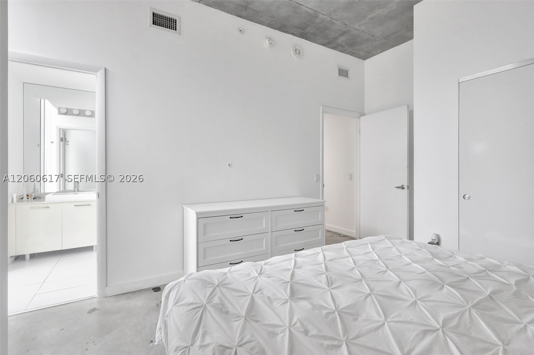 151 SE 1st St #2511, Miami FL 33131