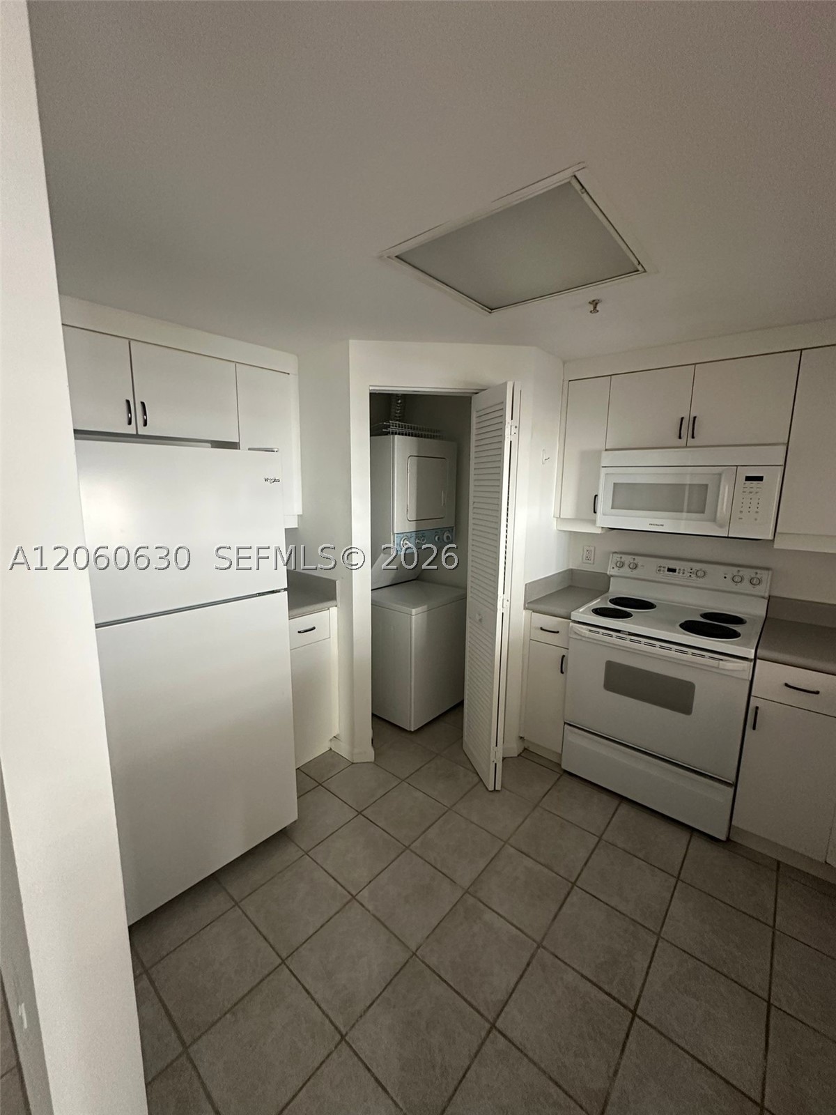 701 Brickell Key Blvd #1808, Miami FL 33131