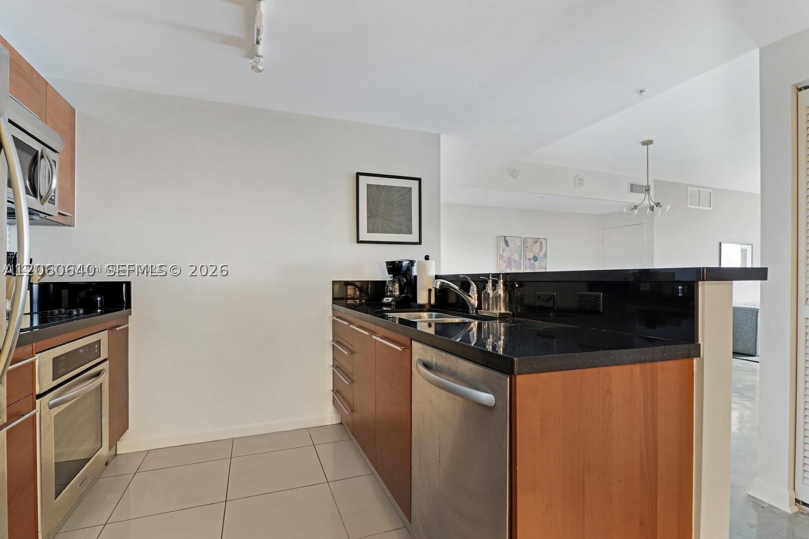 253 NE 2nd St #508, Miami FL 33132