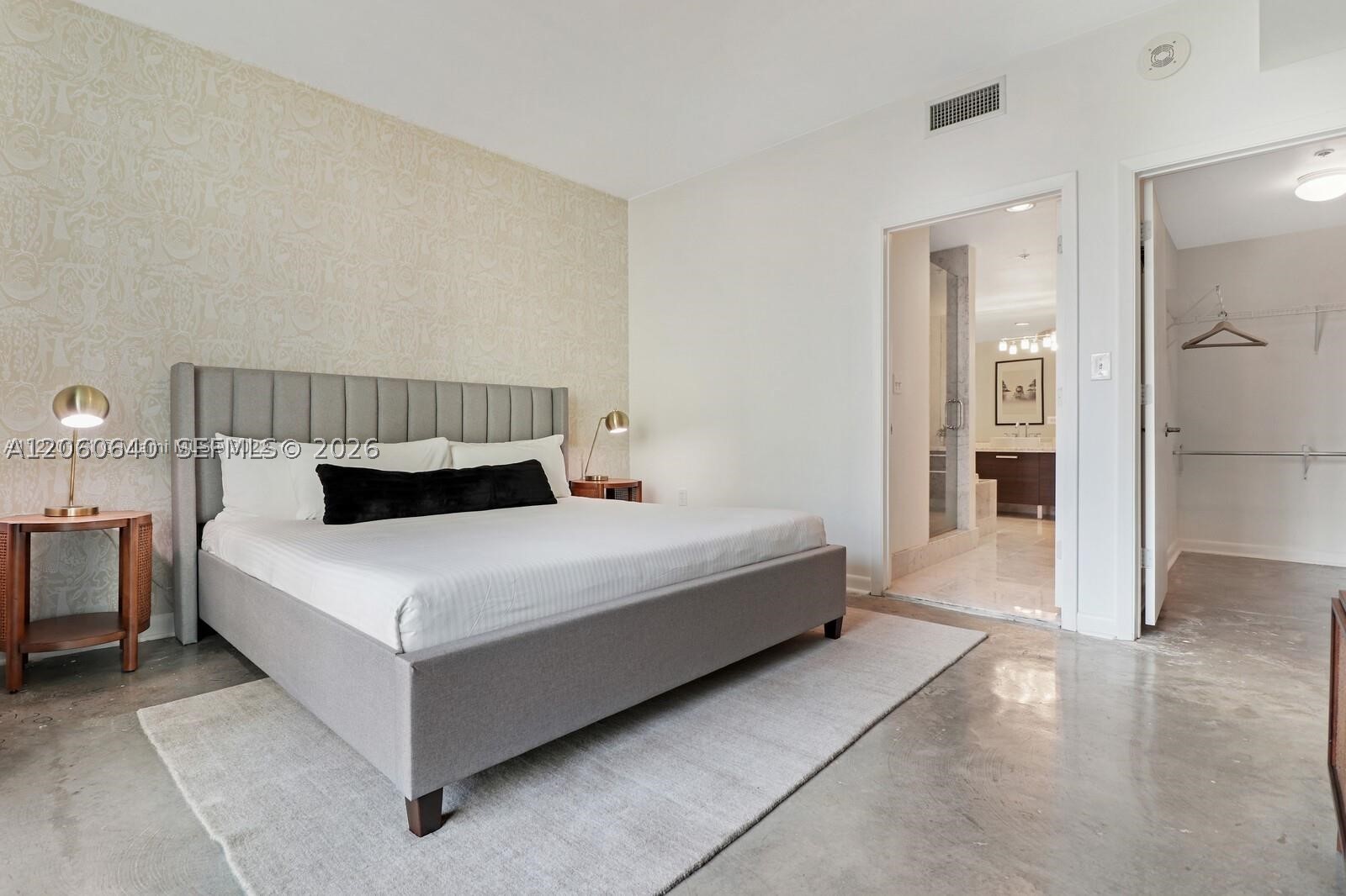 253 NE 2nd St #508, Miami FL 33132