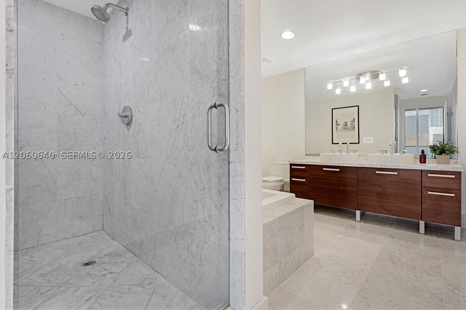 253 NE 2nd St #508, Miami FL 33132