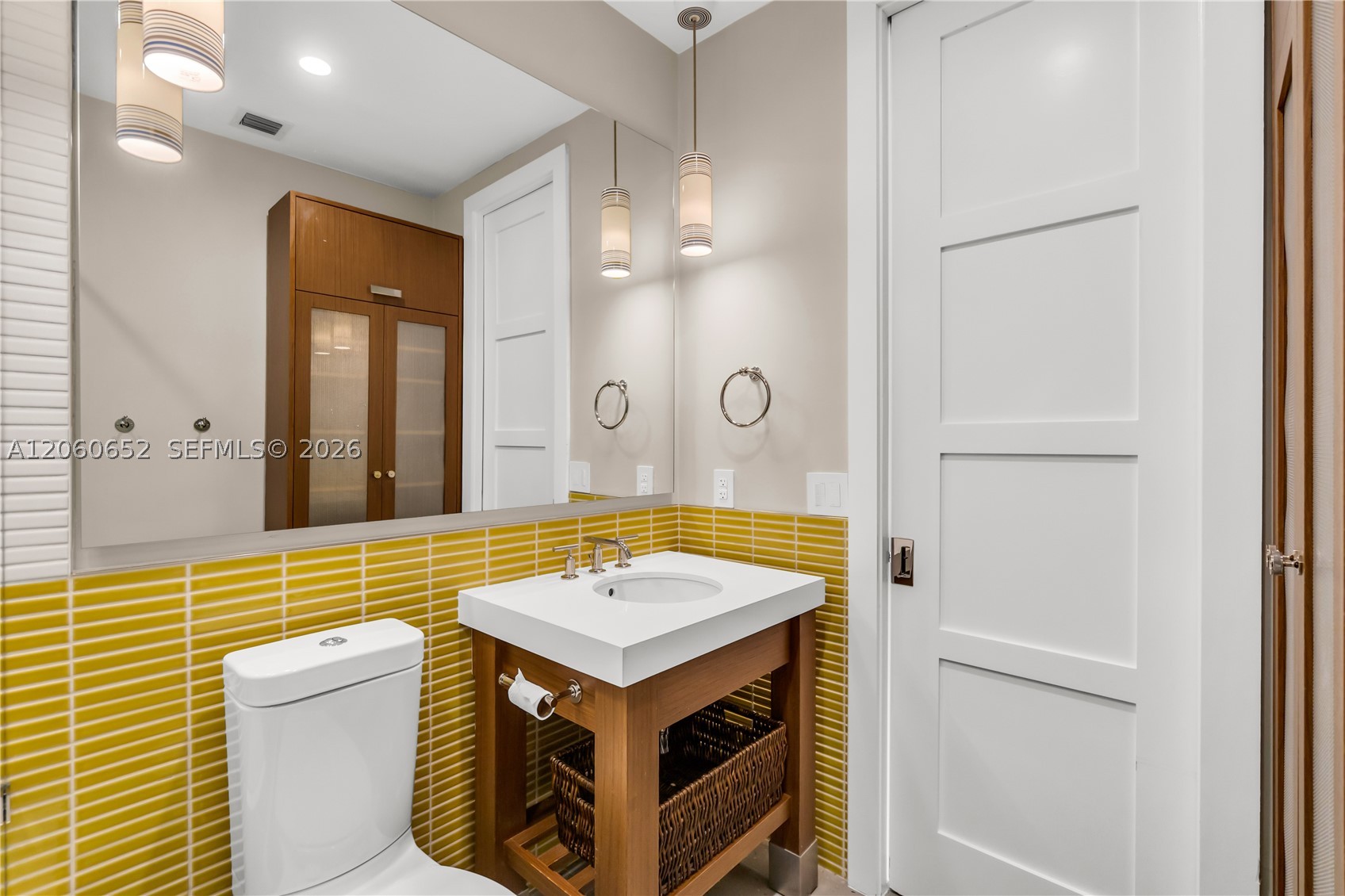 6840 Sunrise Pl, Coral Gables FL 33133