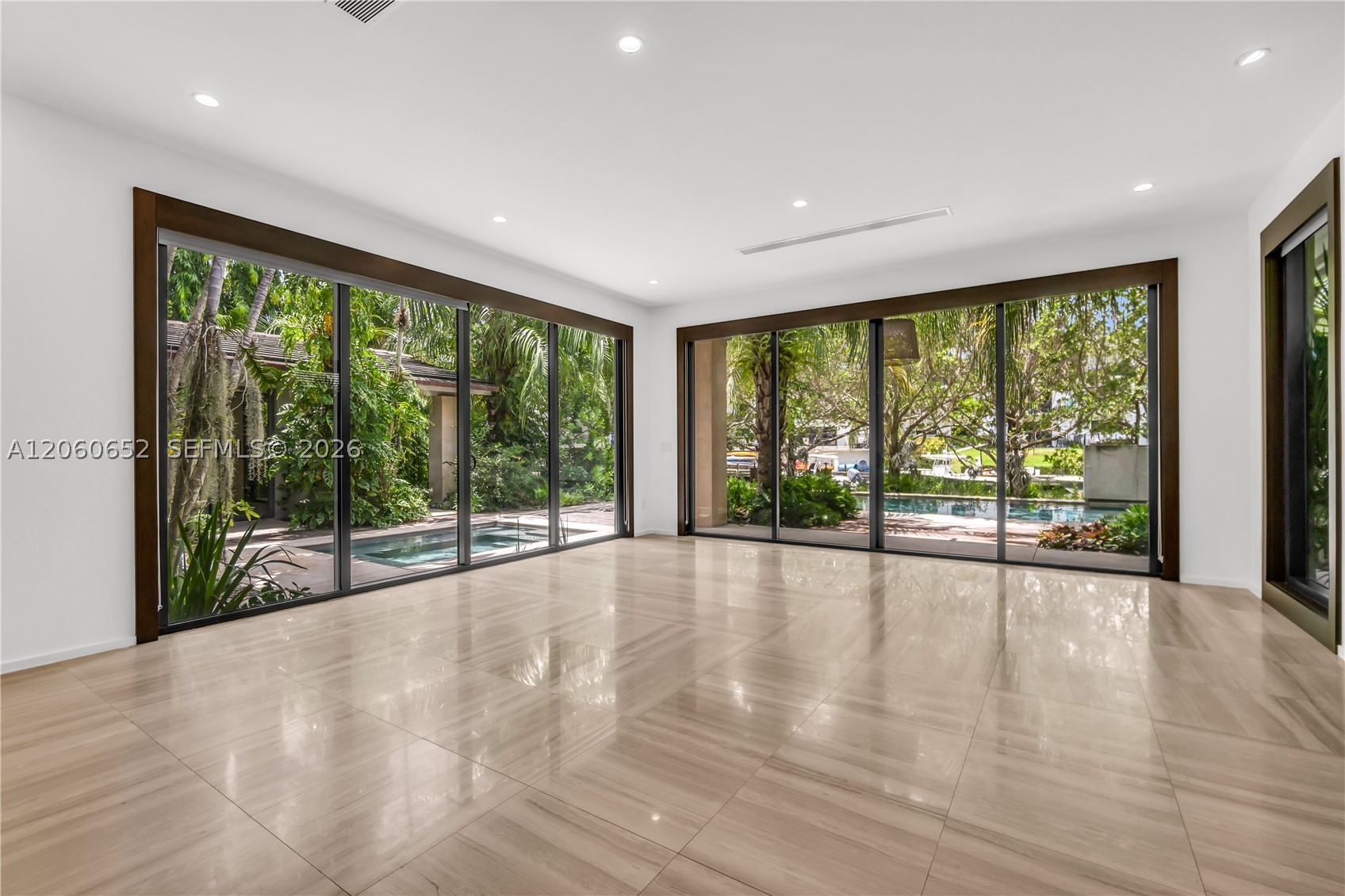 6840 Sunrise Pl, Coral Gables FL 33133