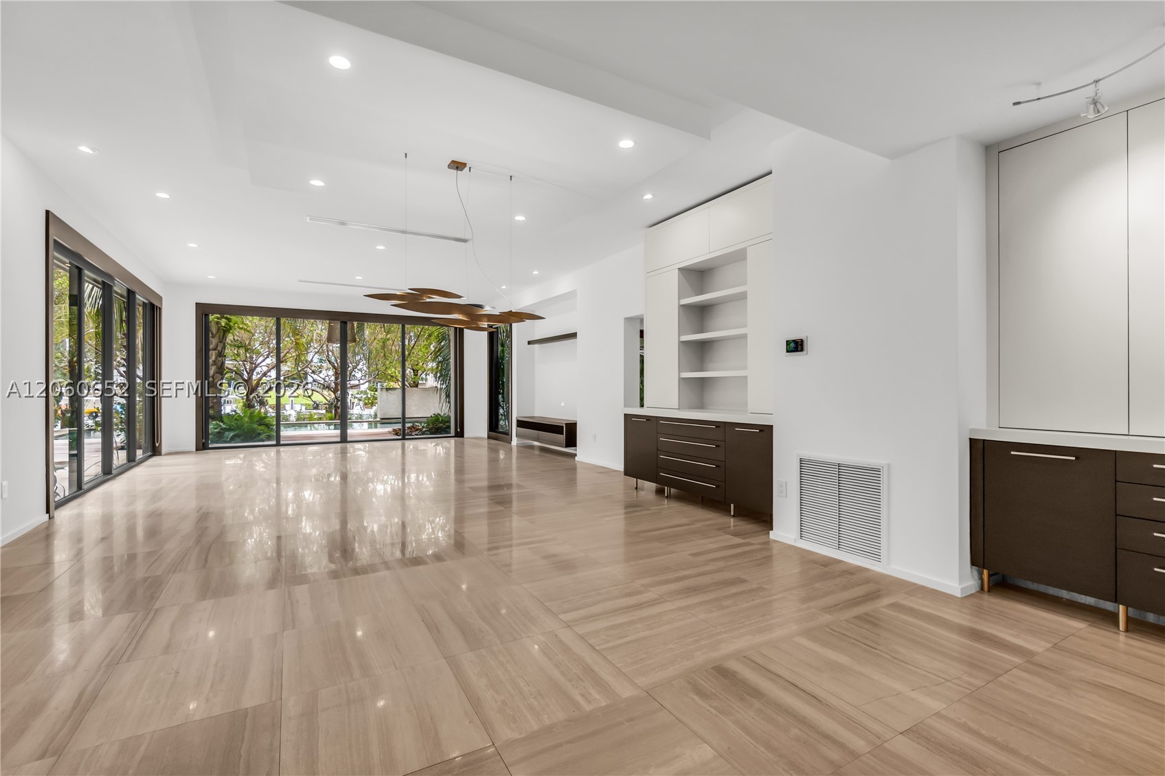 6840 Sunrise Pl, Coral Gables FL 33133