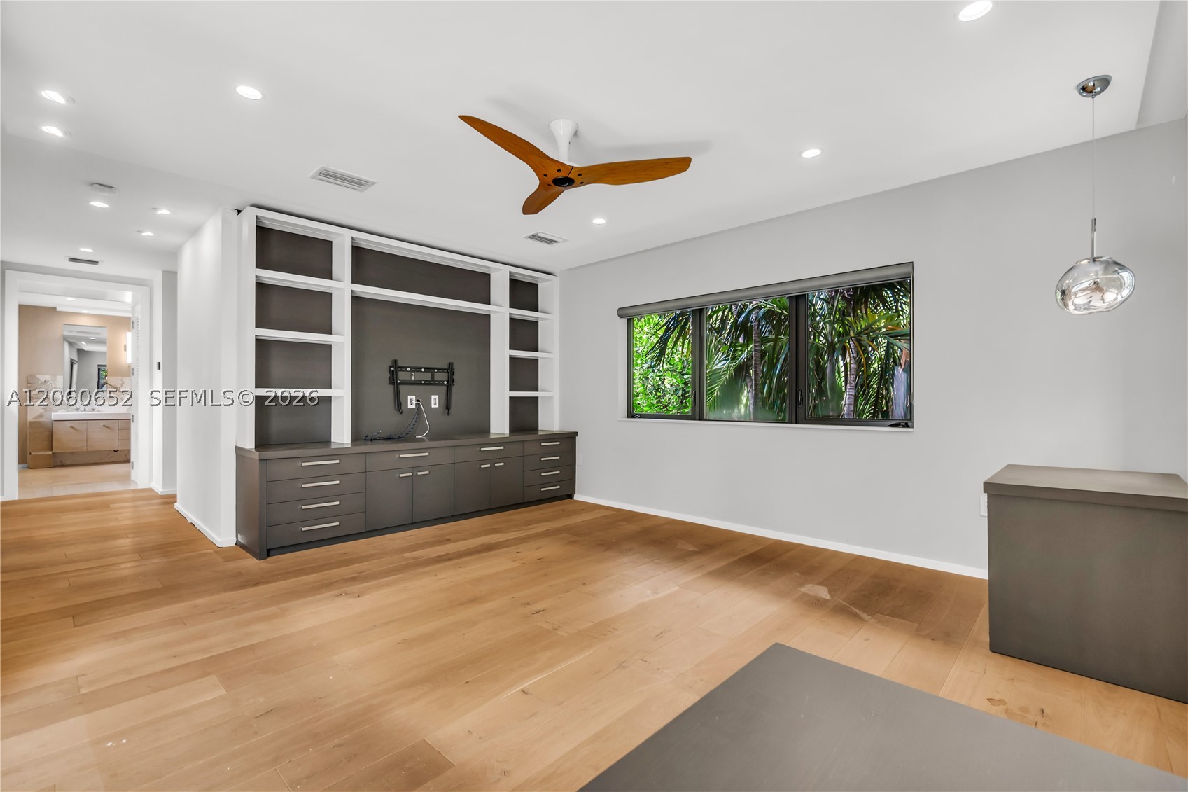 6840 Sunrise Pl, Coral Gables FL 33133