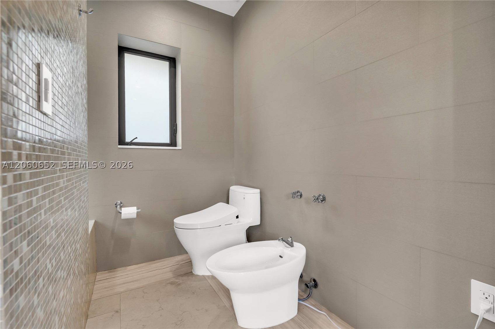 6840 Sunrise Pl, Coral Gables FL 33133