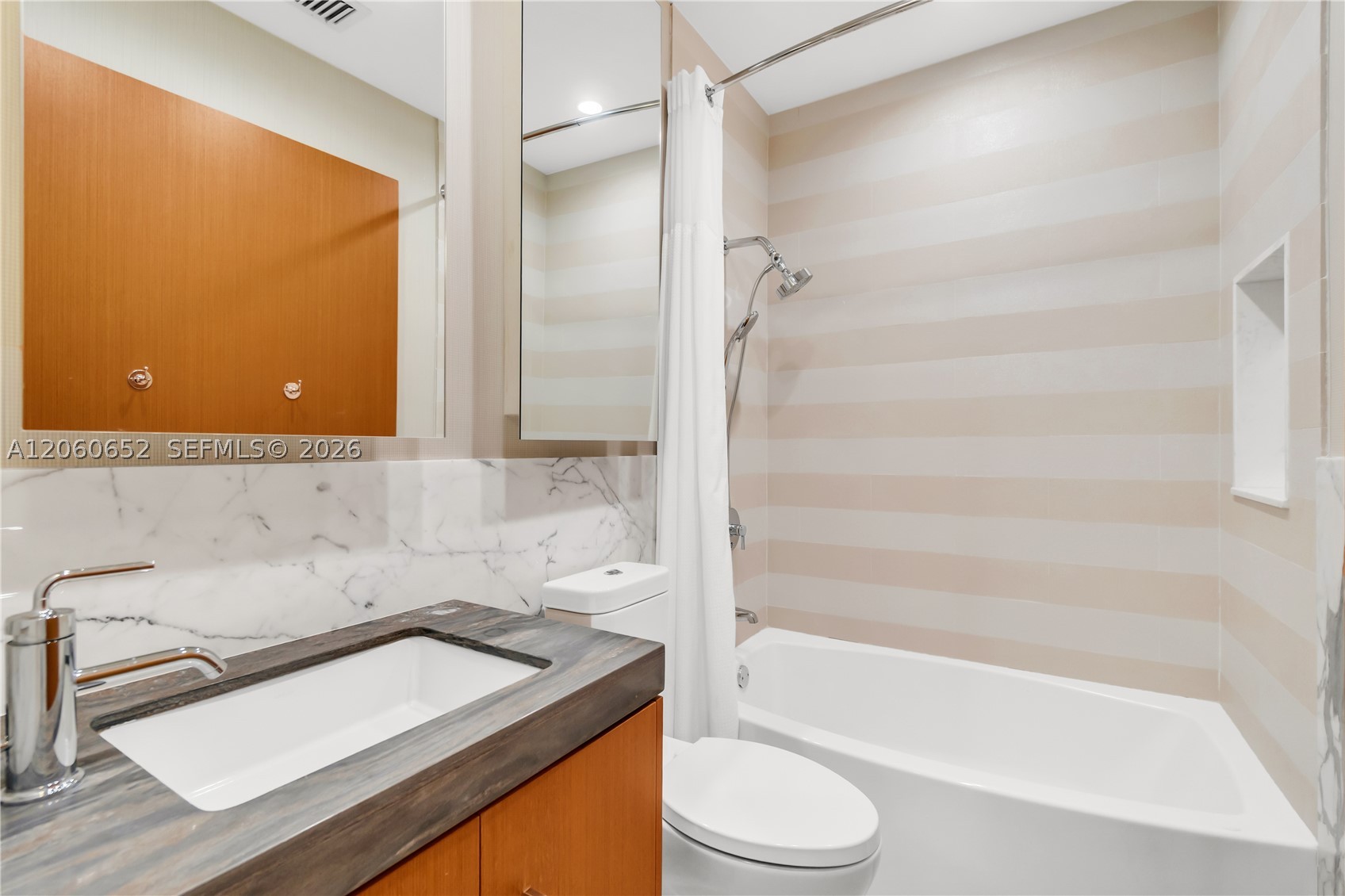 6840 Sunrise Pl, Coral Gables FL 33133