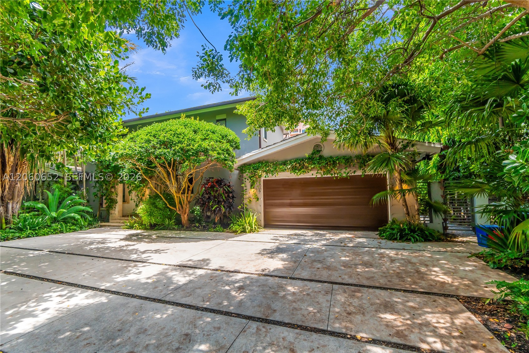 6840 Sunrise Pl, Coral Gables FL 33133