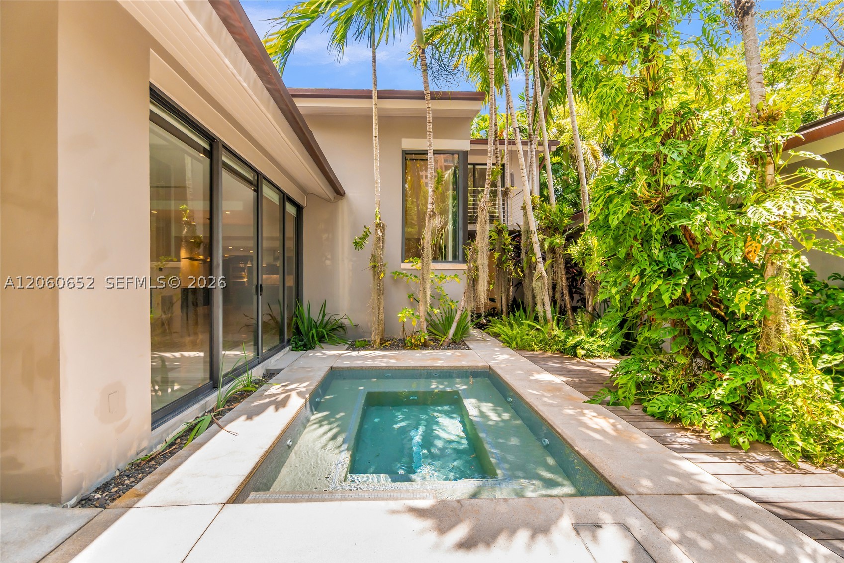 6840 Sunrise Pl, Coral Gables FL 33133