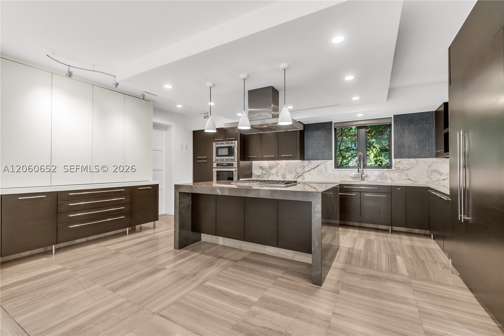 6840 Sunrise Pl, Coral Gables FL 33133