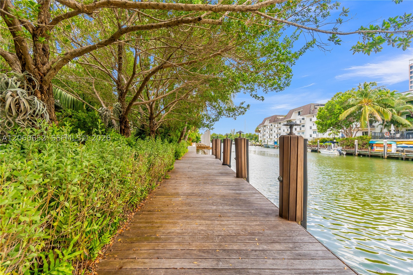 6840 Sunrise Pl, Coral Gables FL 33133