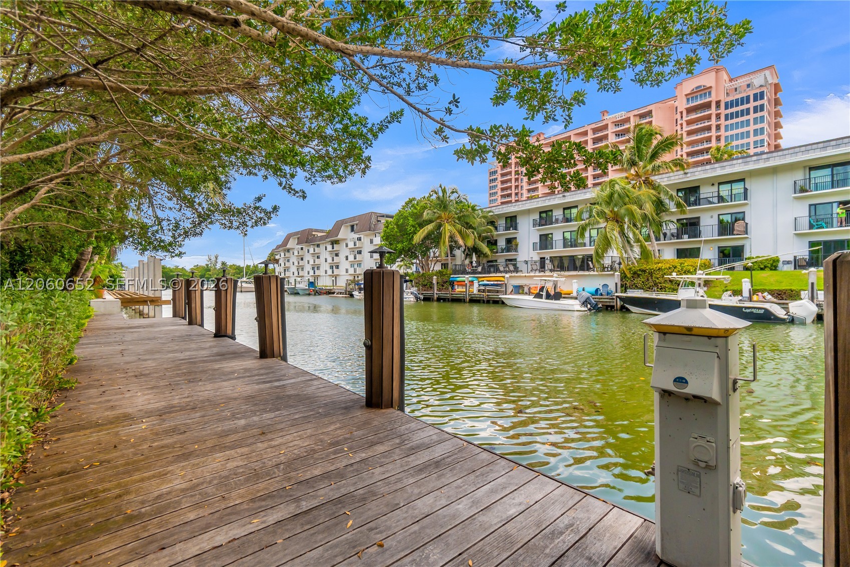6840 Sunrise Pl, Coral Gables FL 33133