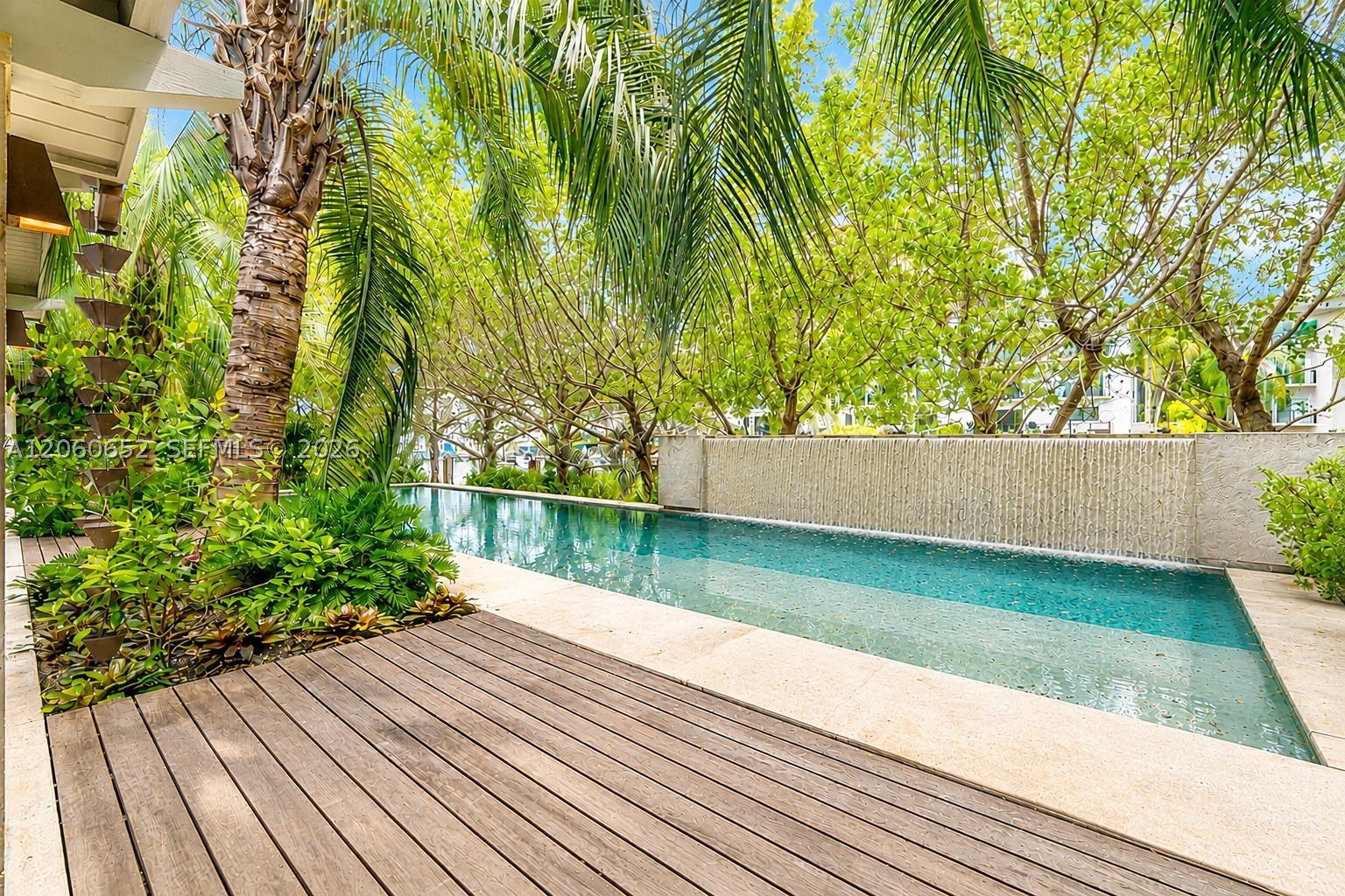 6840 Sunrise Pl, Coral Gables FL 33133
