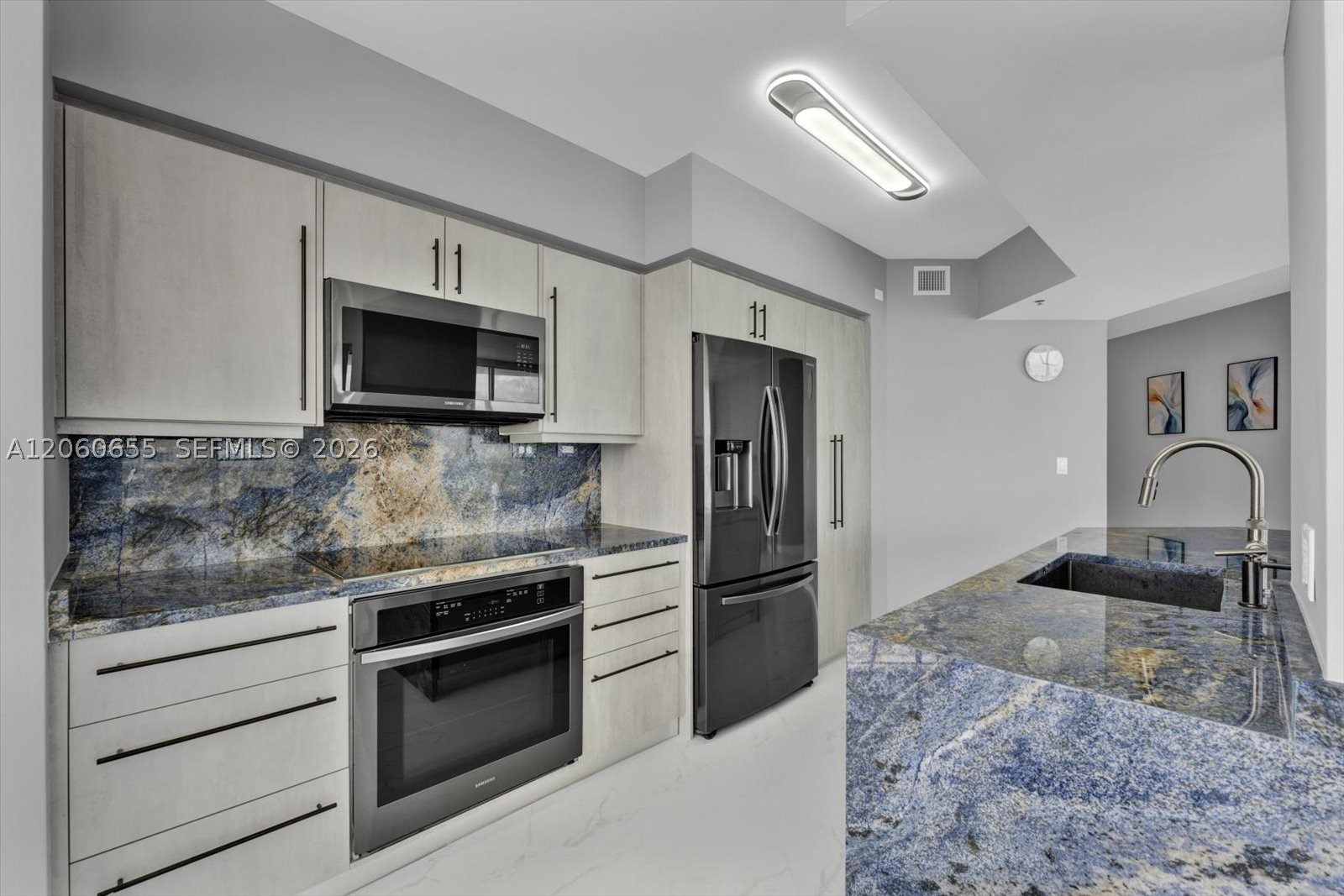 6365 Collins #3901, Miami Beach FL 33141