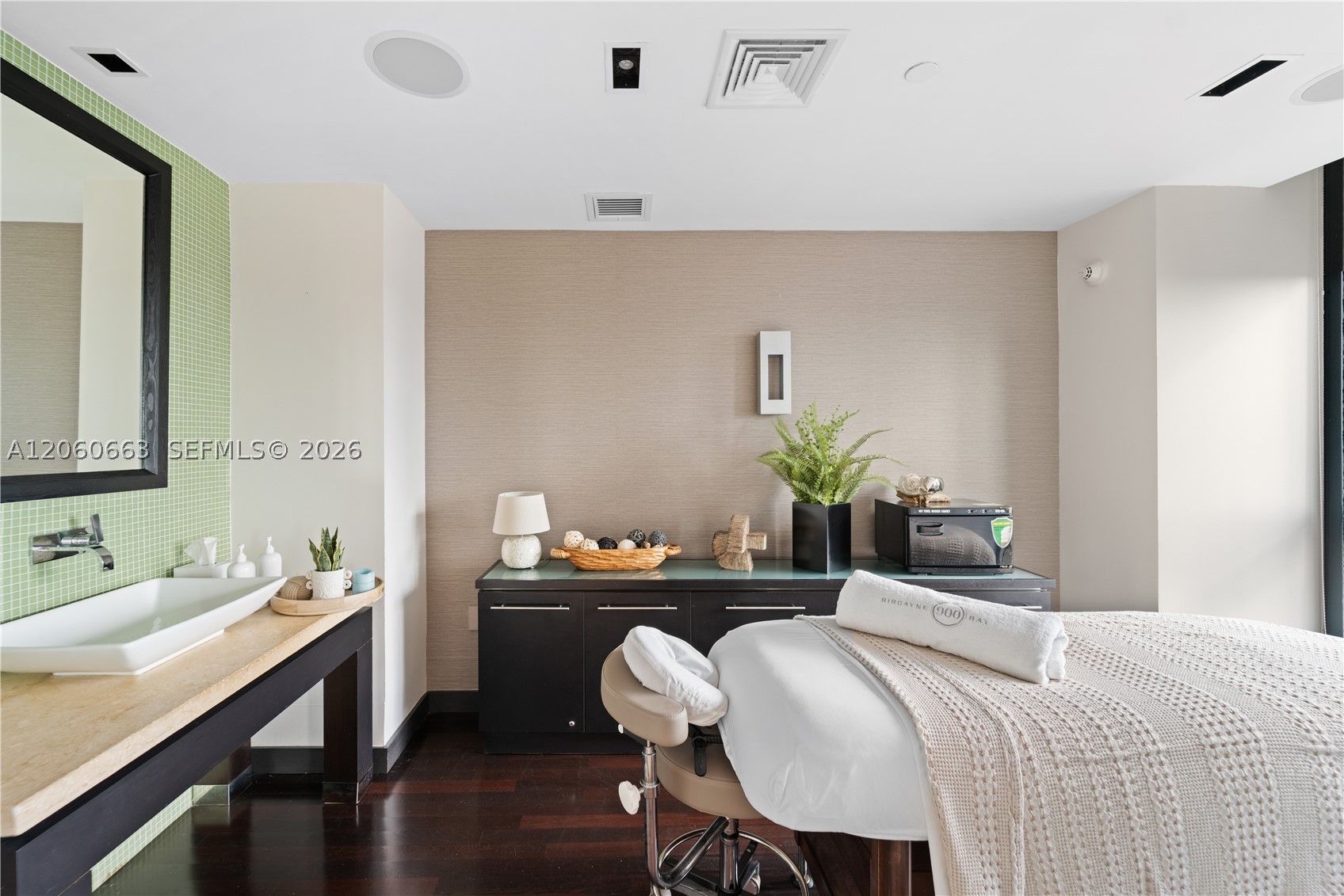 900 Biscayne Blvd #3607, Miami FL 33132