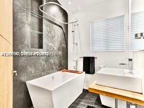 400 NE 86th St #400, El Portal FL 33138