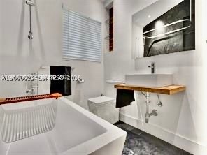 400 NE 86th St #400, El Portal FL 33138