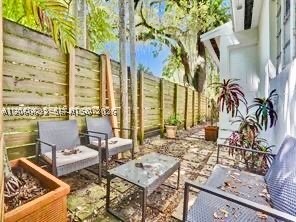 400 NE 86th St #400, El Portal FL 33138