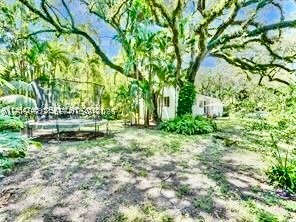 400 NE 86th St #400, El Portal FL 33138