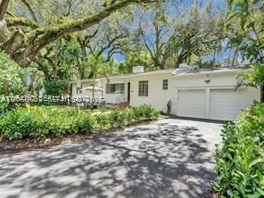 400 NE 86th St #400, El Portal FL 33138