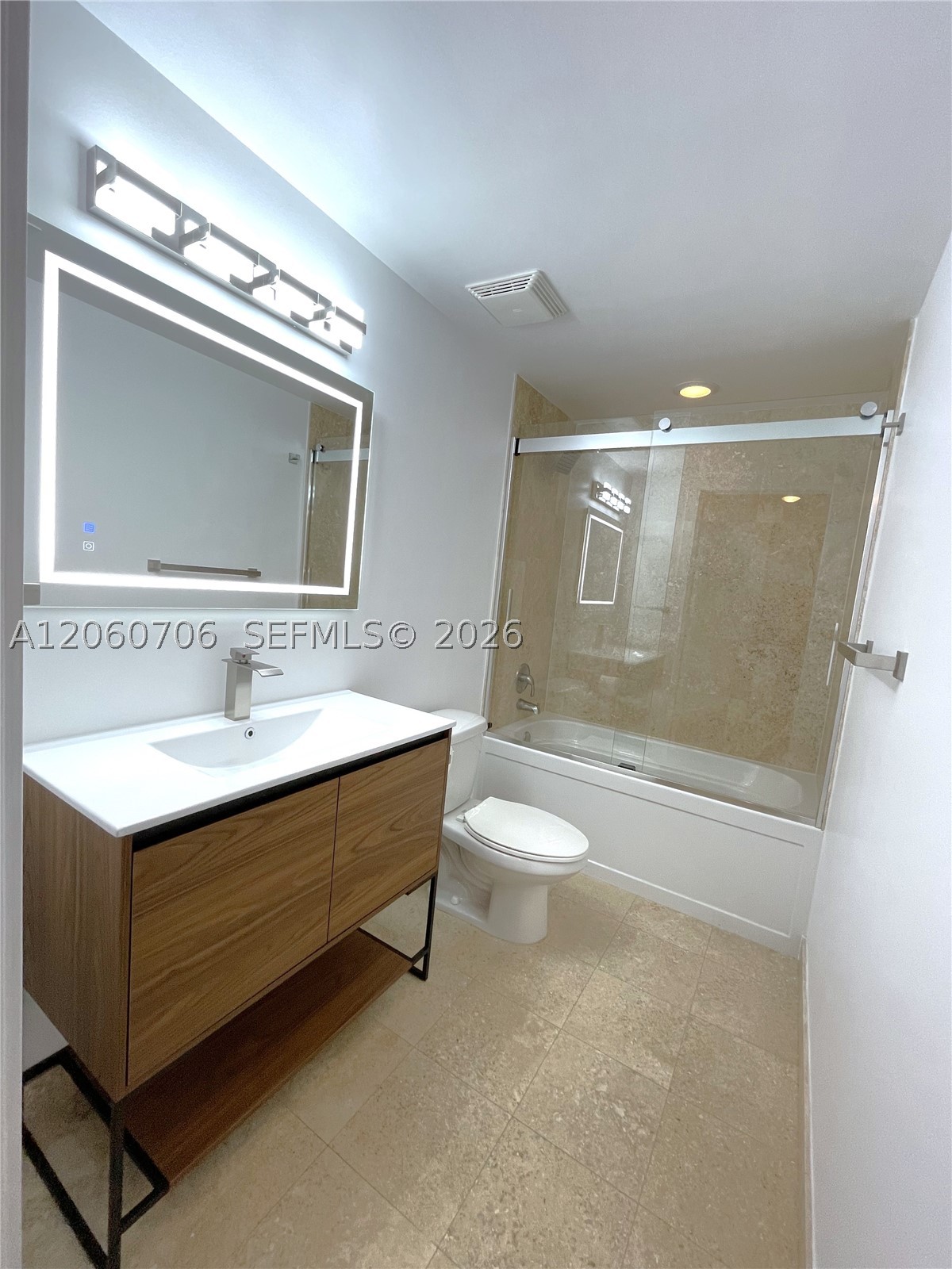 350 S Miami Ave #3713, Miami FL 33130