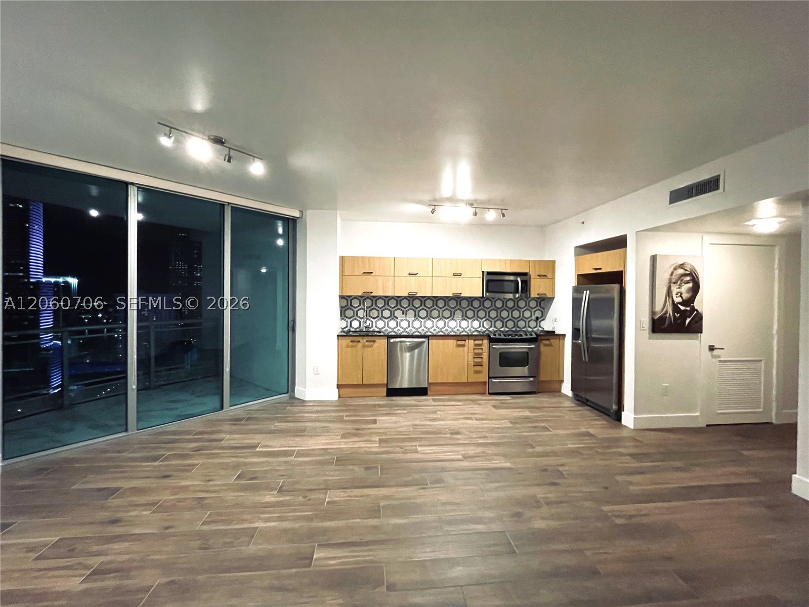 350 S Miami Ave #3713, Miami FL 33130