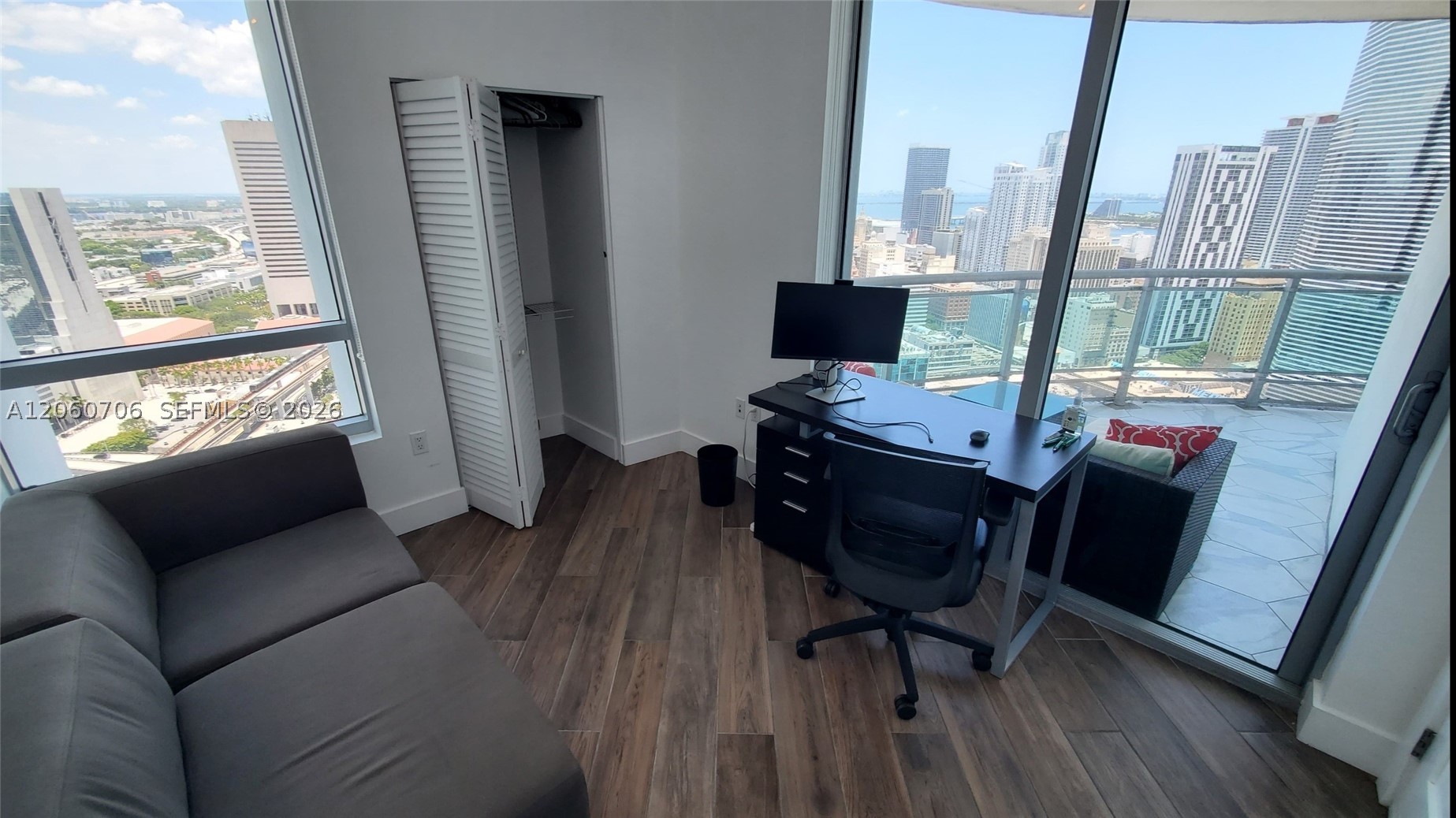 350 S Miami Ave #3713, Miami FL 33130