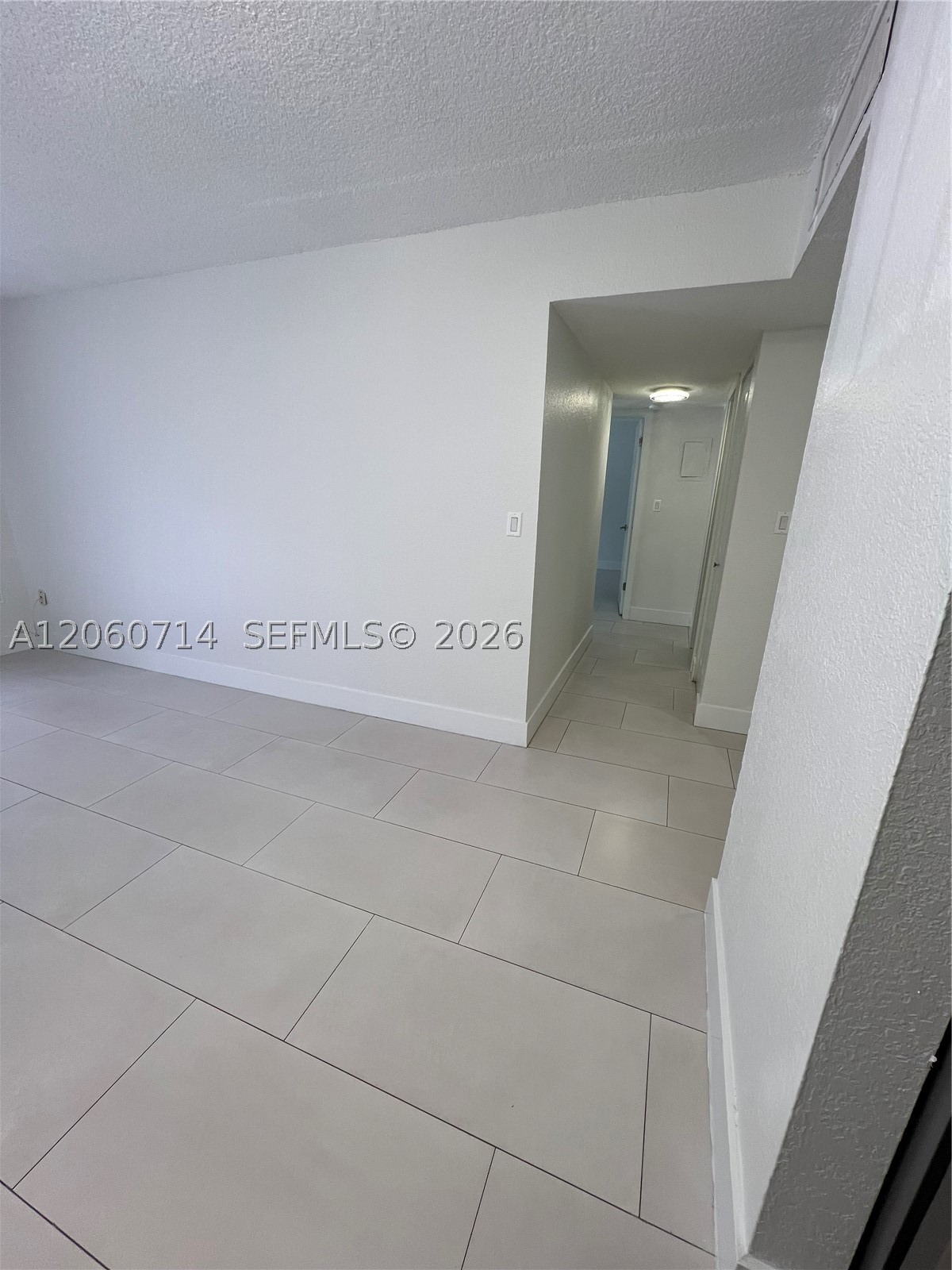 9520 SW 8th St #118, Miami FL 33174