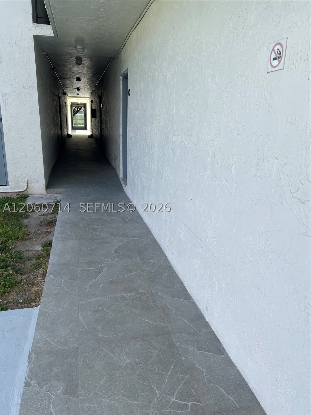 9520 SW 8th St #118, Miami FL 33174