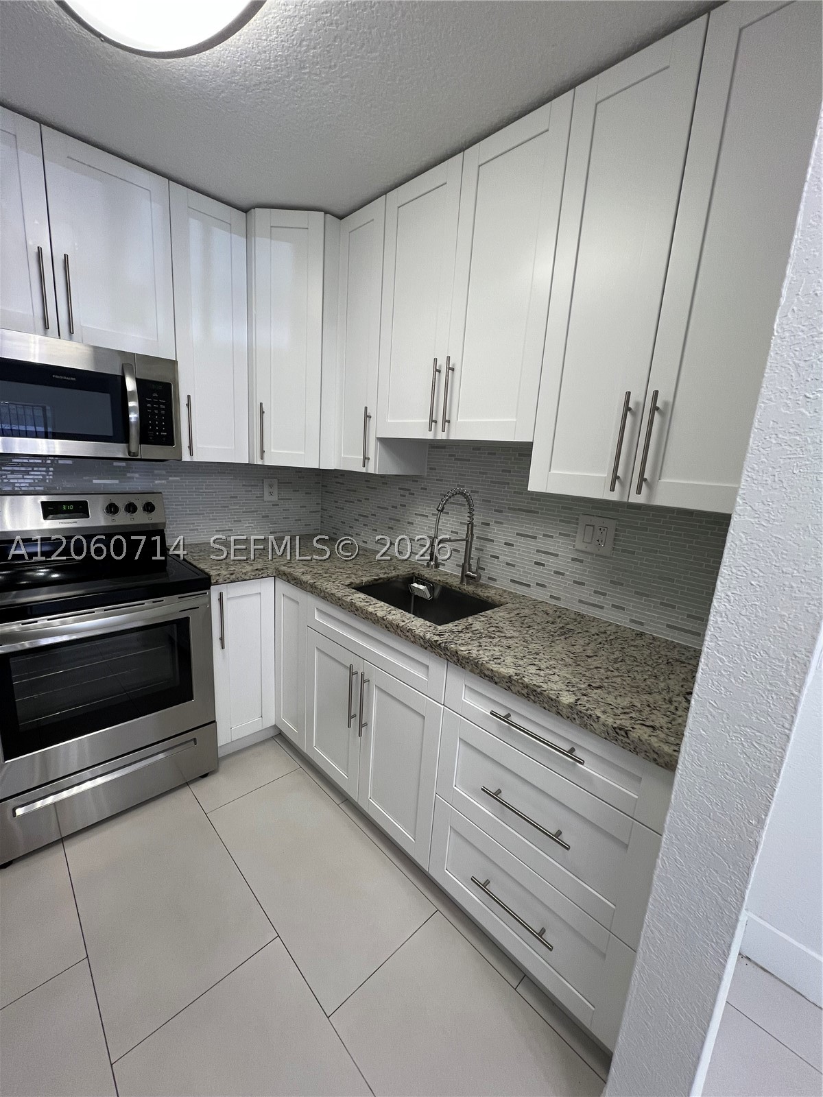 9520 SW 8th St #118, Miami FL 33174