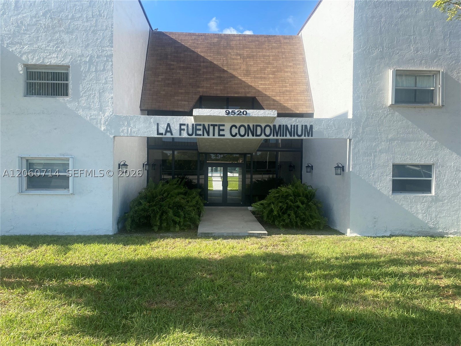 9520 SW 8th St #118, Miami FL 33174