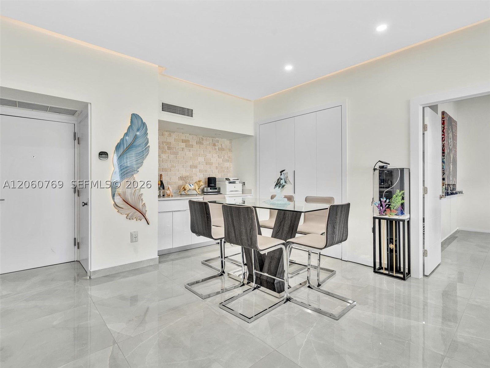 3731 N Country Club Dr #PH-24, Aventura FL 33180