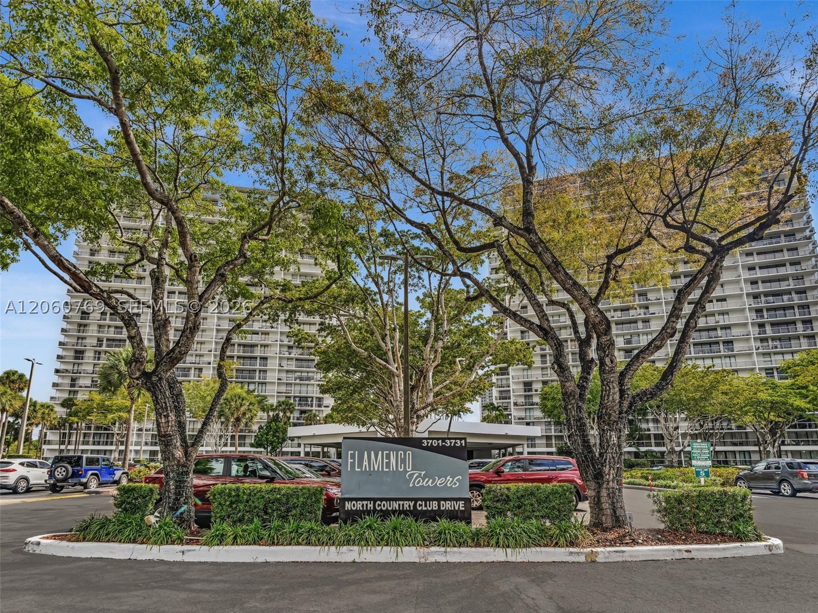 3731 N Country Club Dr #PH-24, Aventura FL 33180