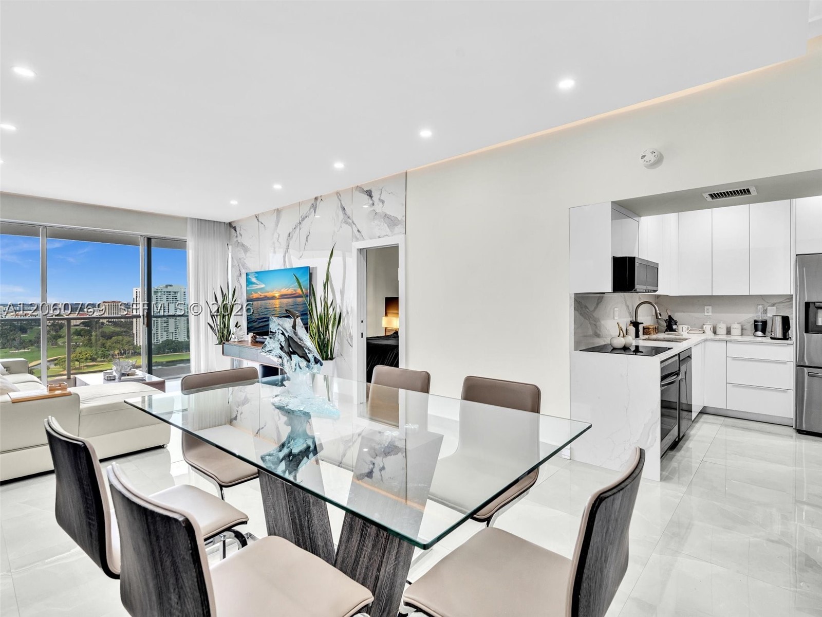 3731 N Country Club Dr #PH-24, Aventura FL 33180