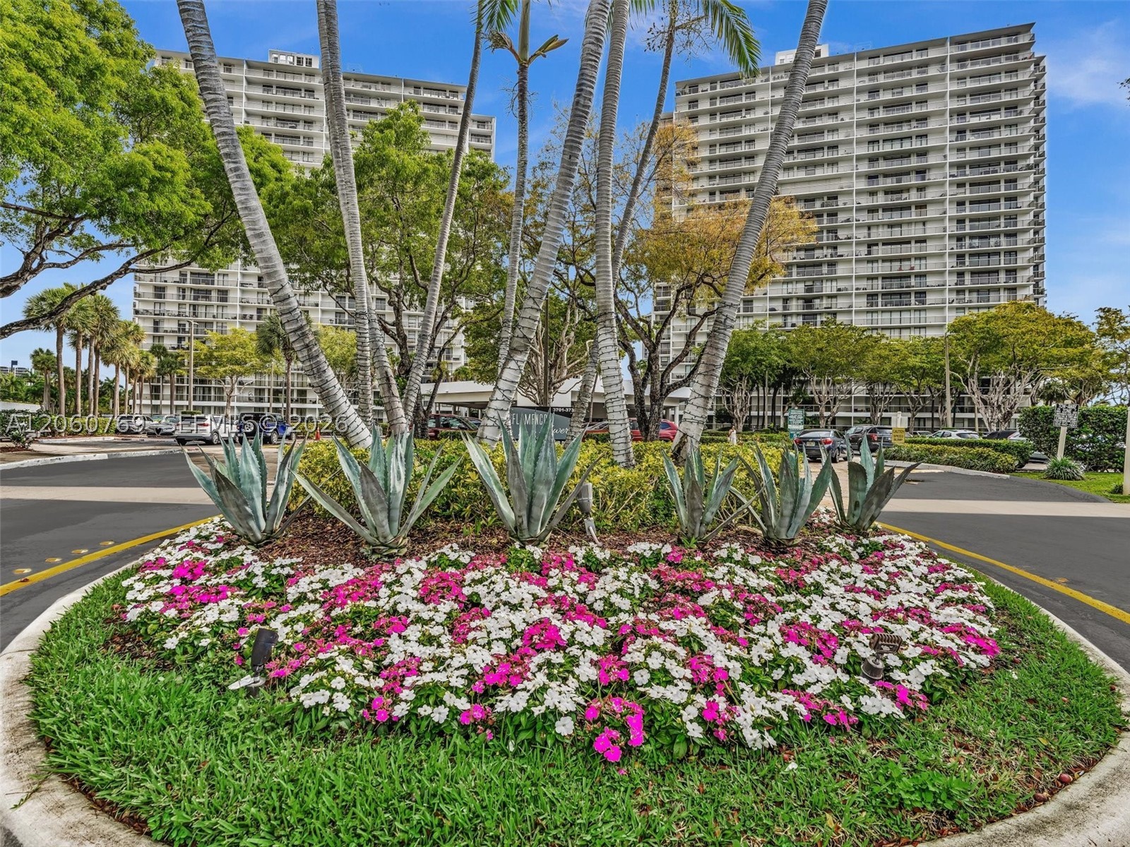 3731 N Country Club Dr #PH-24, Aventura FL 33180