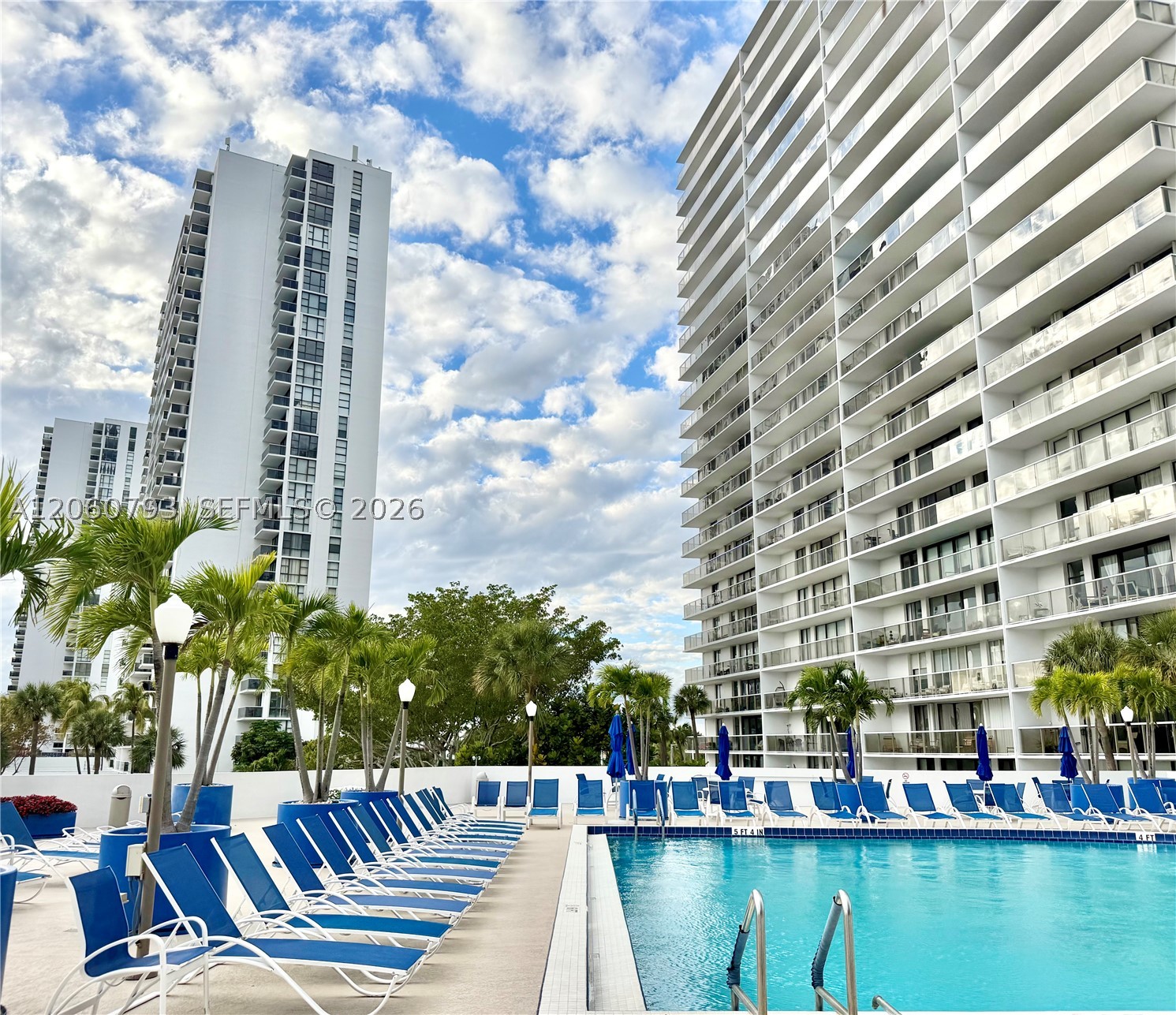 3701 N Country Club Dr #2205, Aventura FL 33180