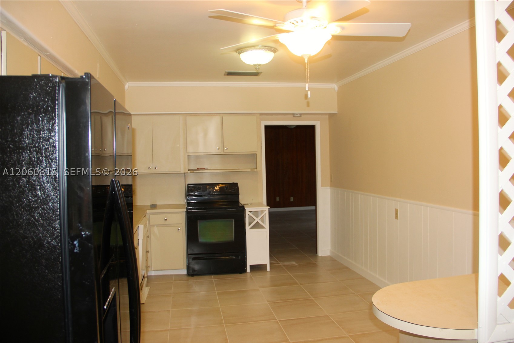70 Hammond Dr, Miami Springs FL 33166